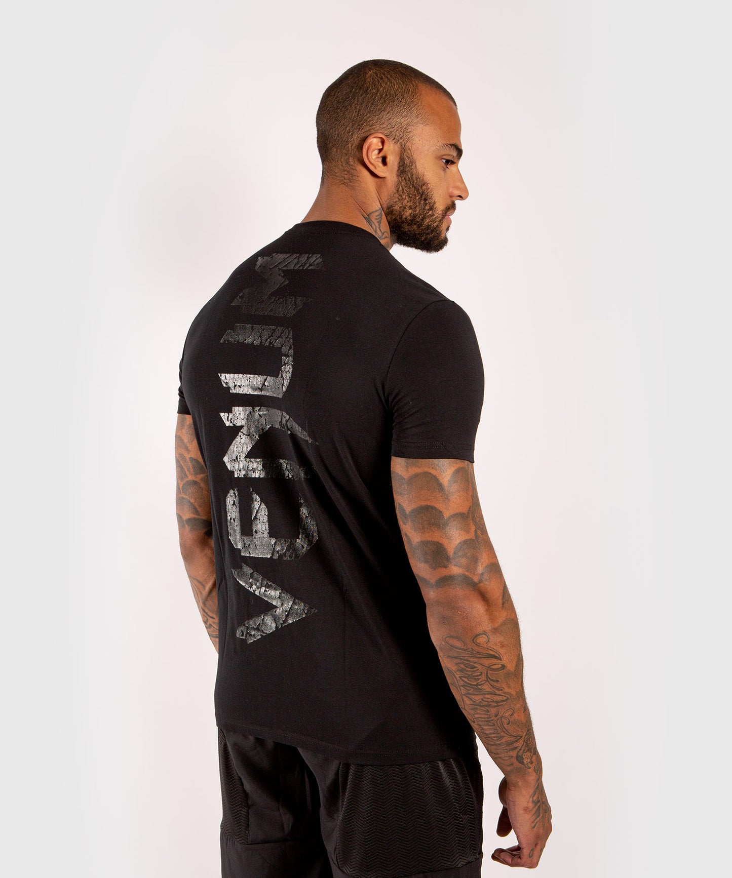 Camiseta Venum Giant - Negro