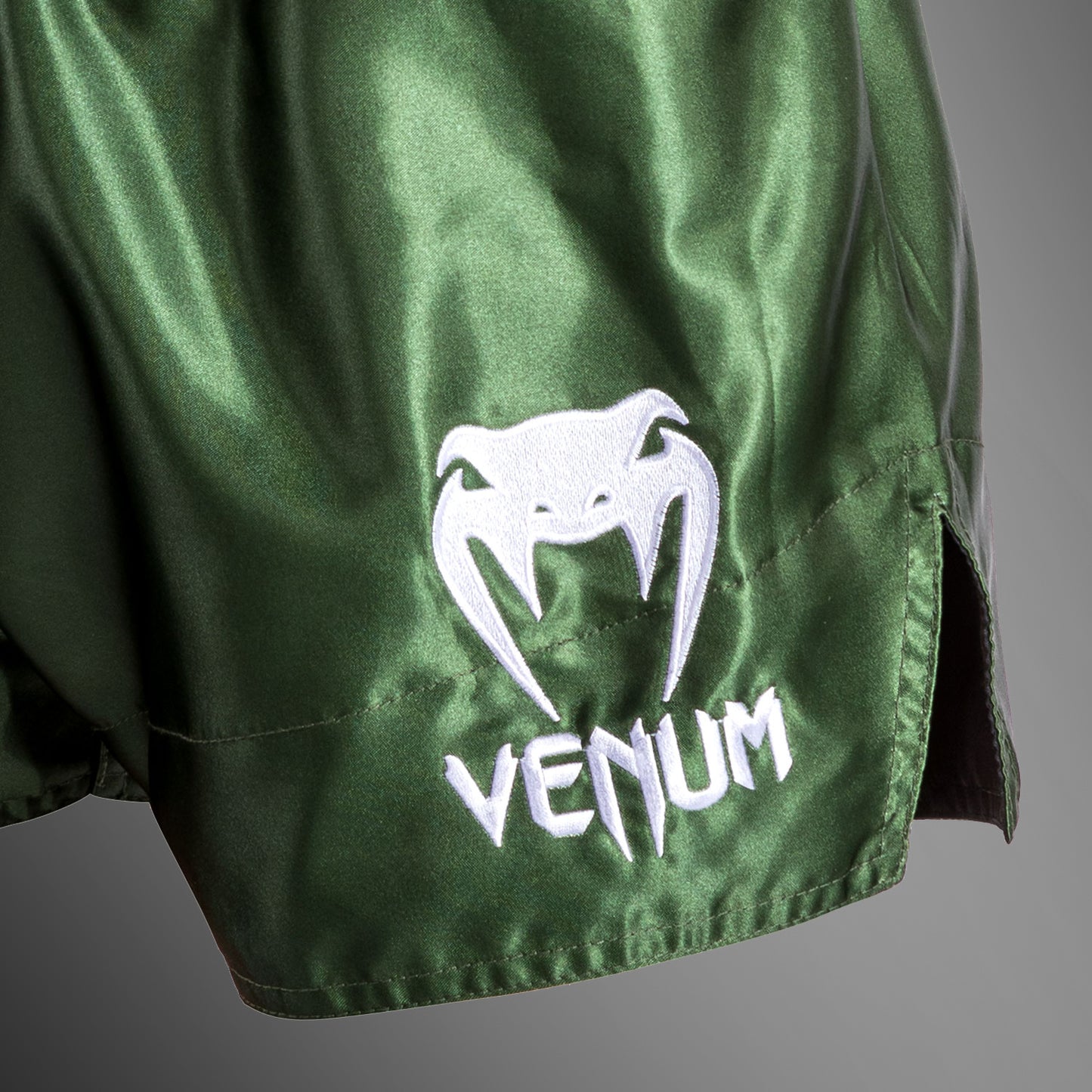Venum Classic Muay Thai Short Caqui/Blanco