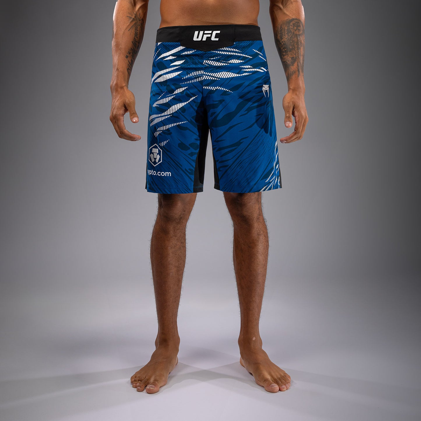 UFC Fusion by Venum Authentic Fight Night Shorts de Lucha para Hombre - Ajuste Largo - Azul