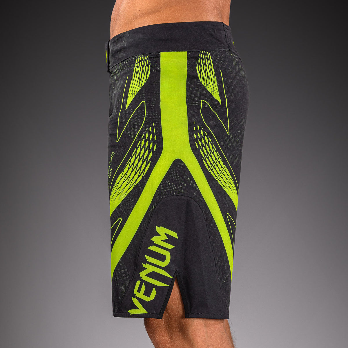 Venum Amazonia Reborn Pantalón corto de MMA - Negro/Verde