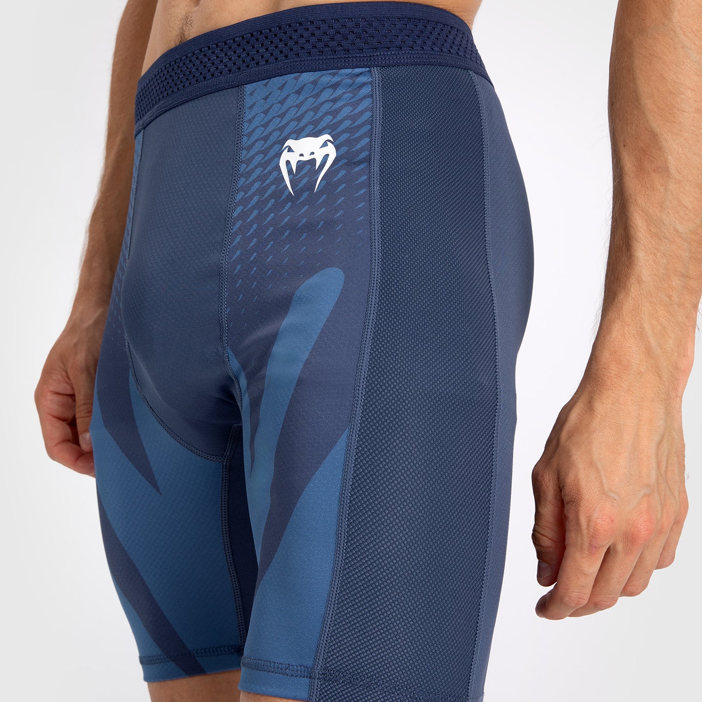 Venum Attack Vale Tudo Short para Hombre - Azul Marino
