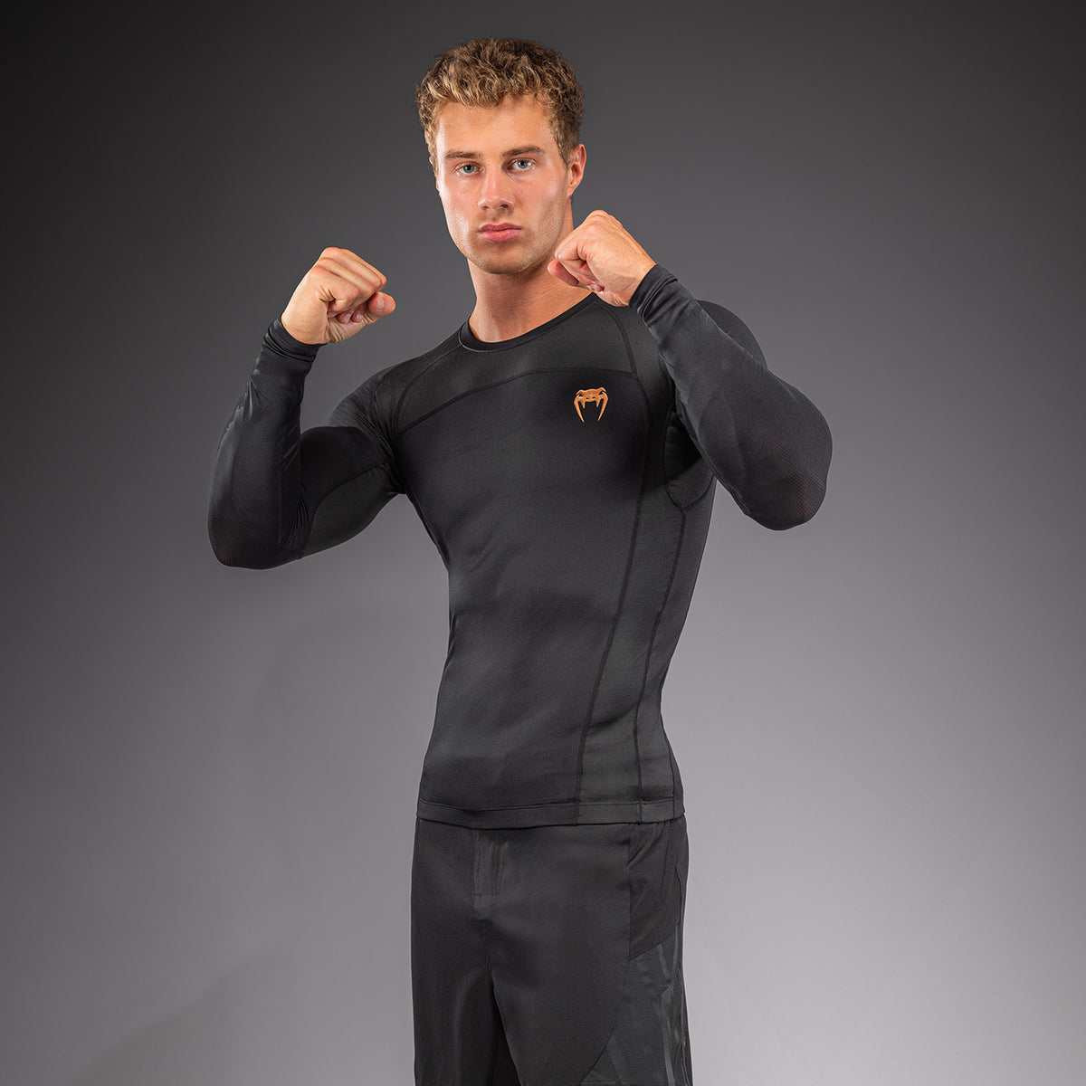 Venum G-Fit Revolution Rashguard de manga larga - Negro/Cobre