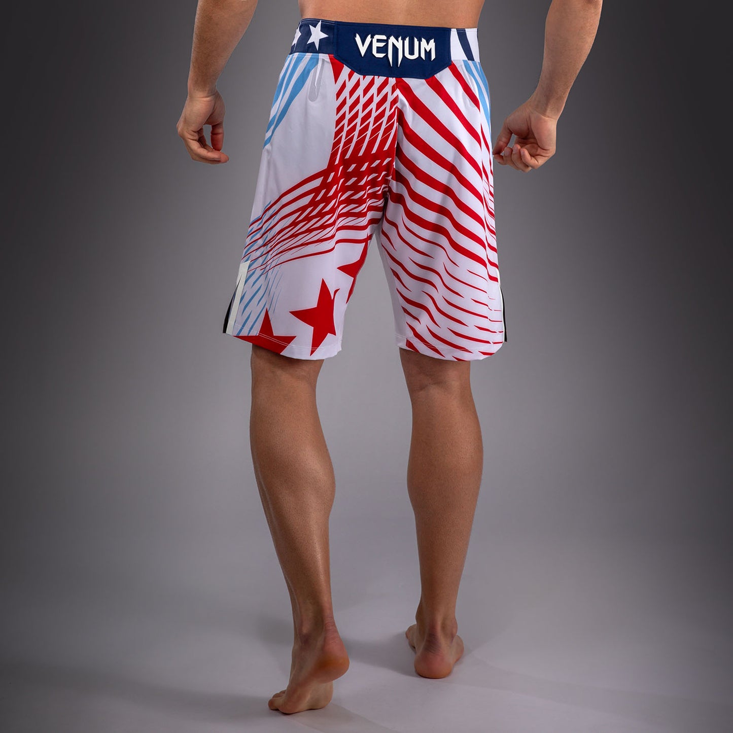 Official UFC Freedom 250 by Venum Authentic Fight Night Fight Shorts de ajuste largo para hombre - Blanco