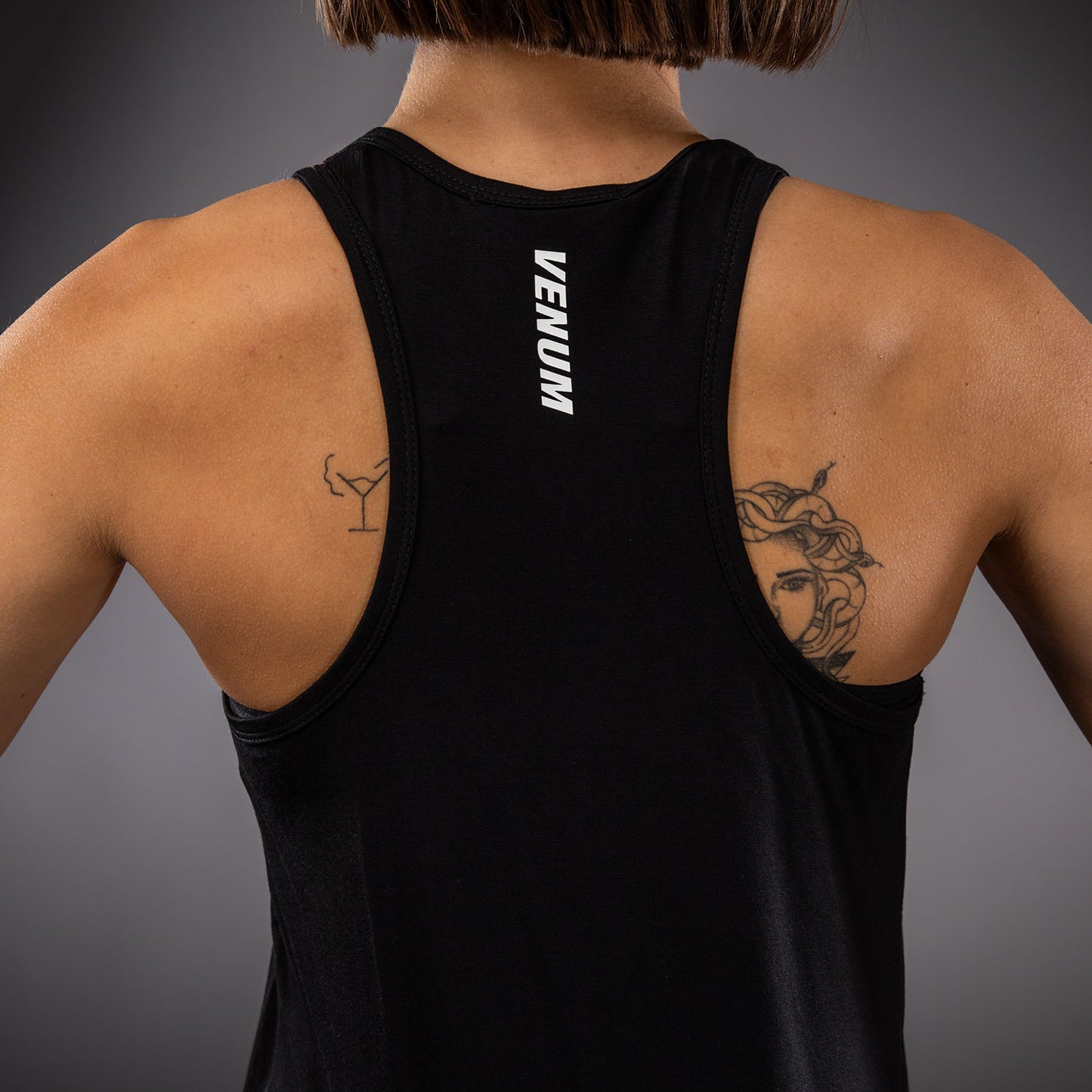 Camiseta sin mangas Venum Essential Classic - Negro