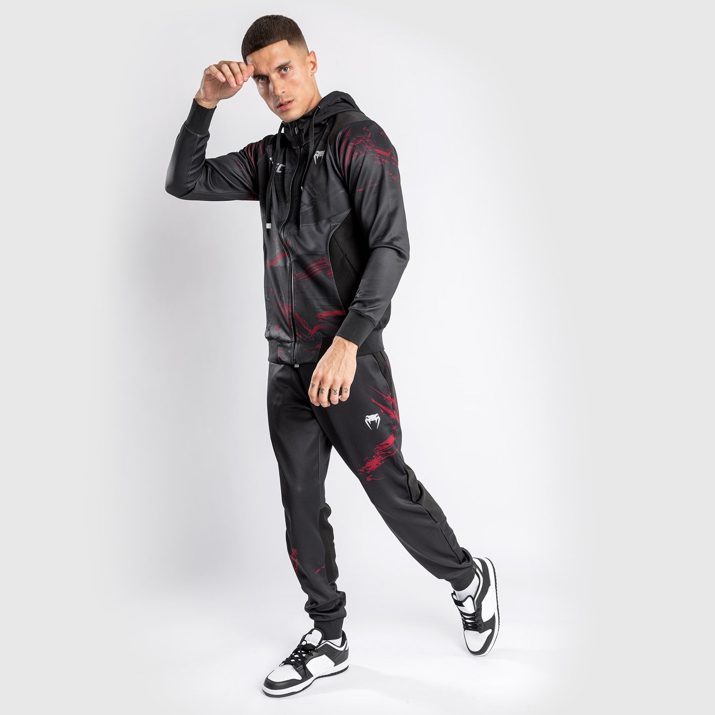 Sudadera con cremallera UFC Venum Authentic Fight Week 2.0 - Negro/Rojo