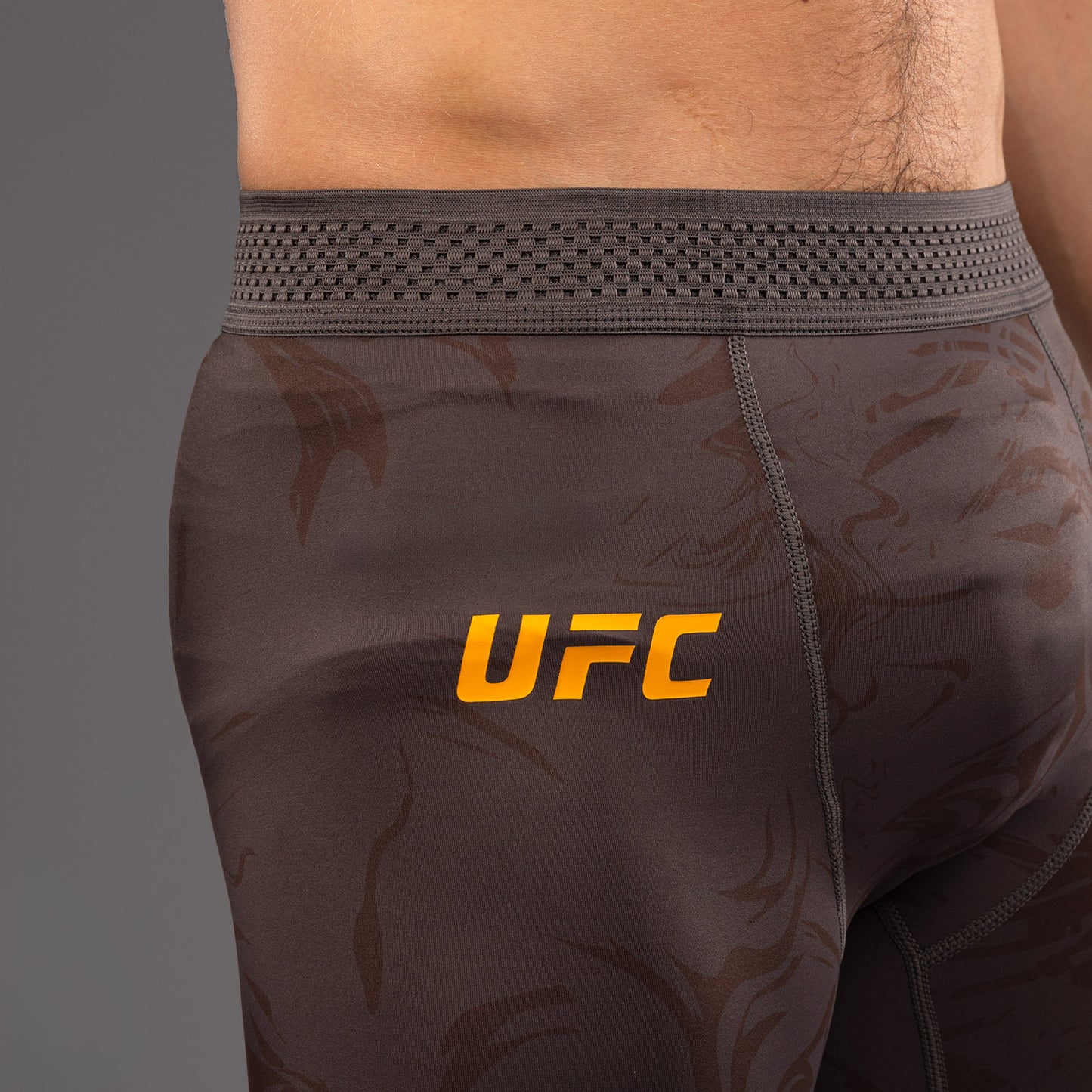 UFC Fusion by Venum Fight Week Vale Tudo Shorts para Hombre - Marrón tierra