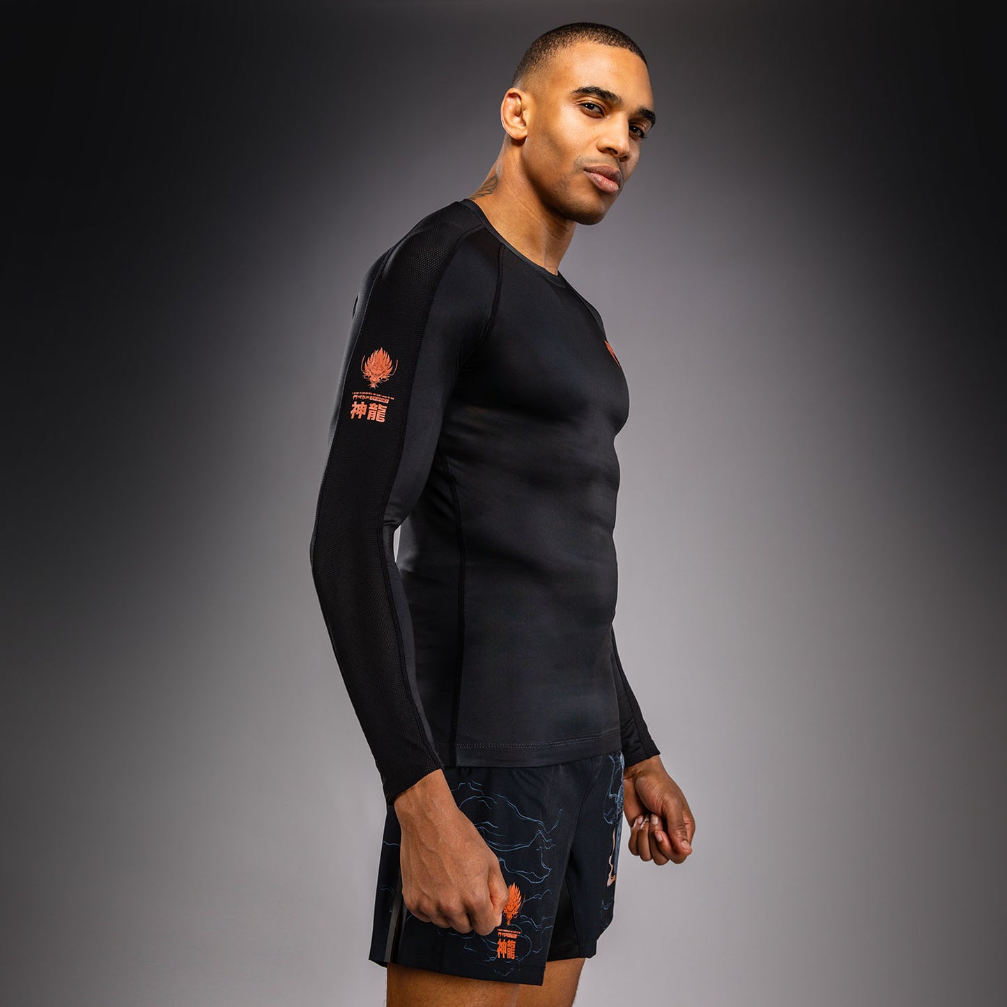 Venum Thunder Dragon Rashguard Manga Larga – Negro/Gris/Cobre