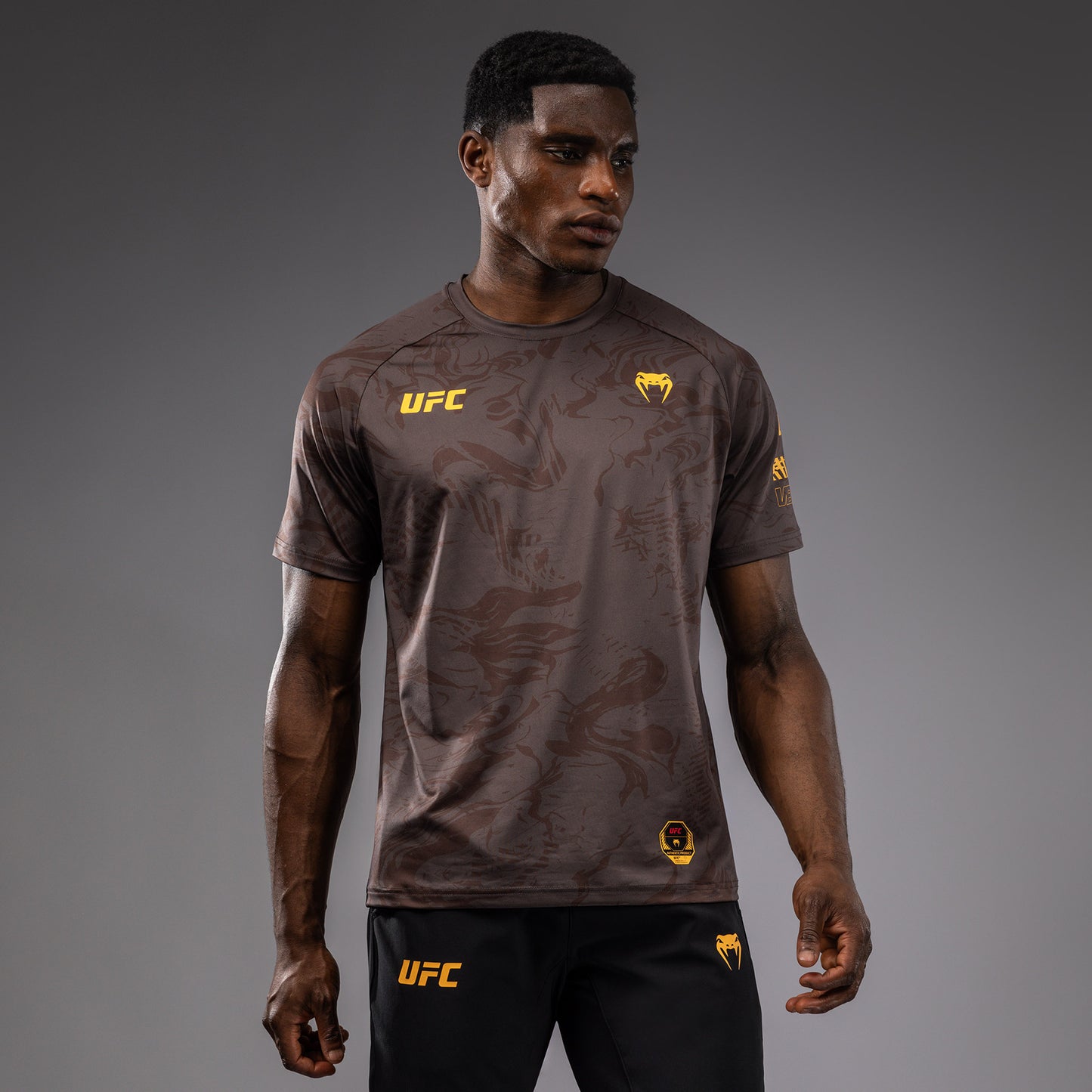 UFC Fusion by Venum Fight Week Camiseta Dry-Tech para Hombre - Marrón tierra