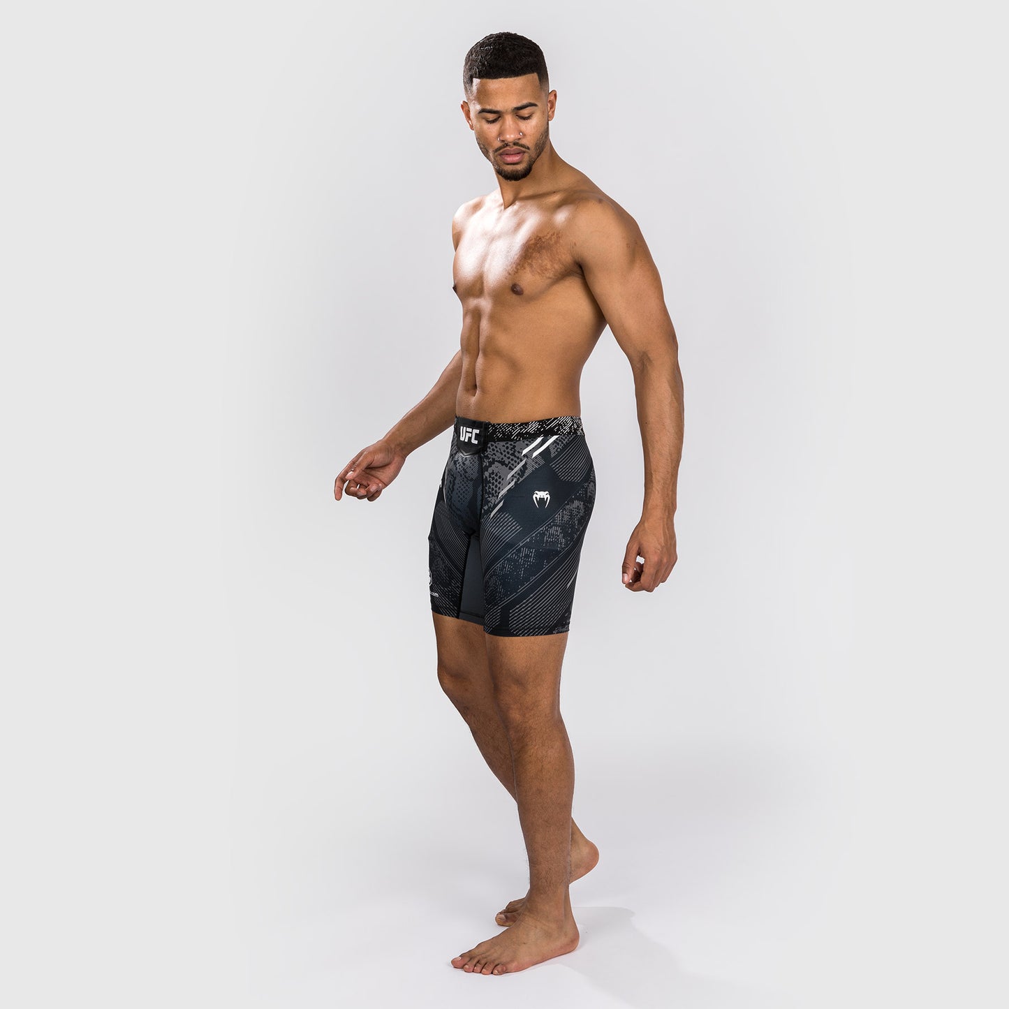 UFC Adrenaline by Venum Authentic Fight Night Pantalón Corto Vale Tudo para Hombre - Negro