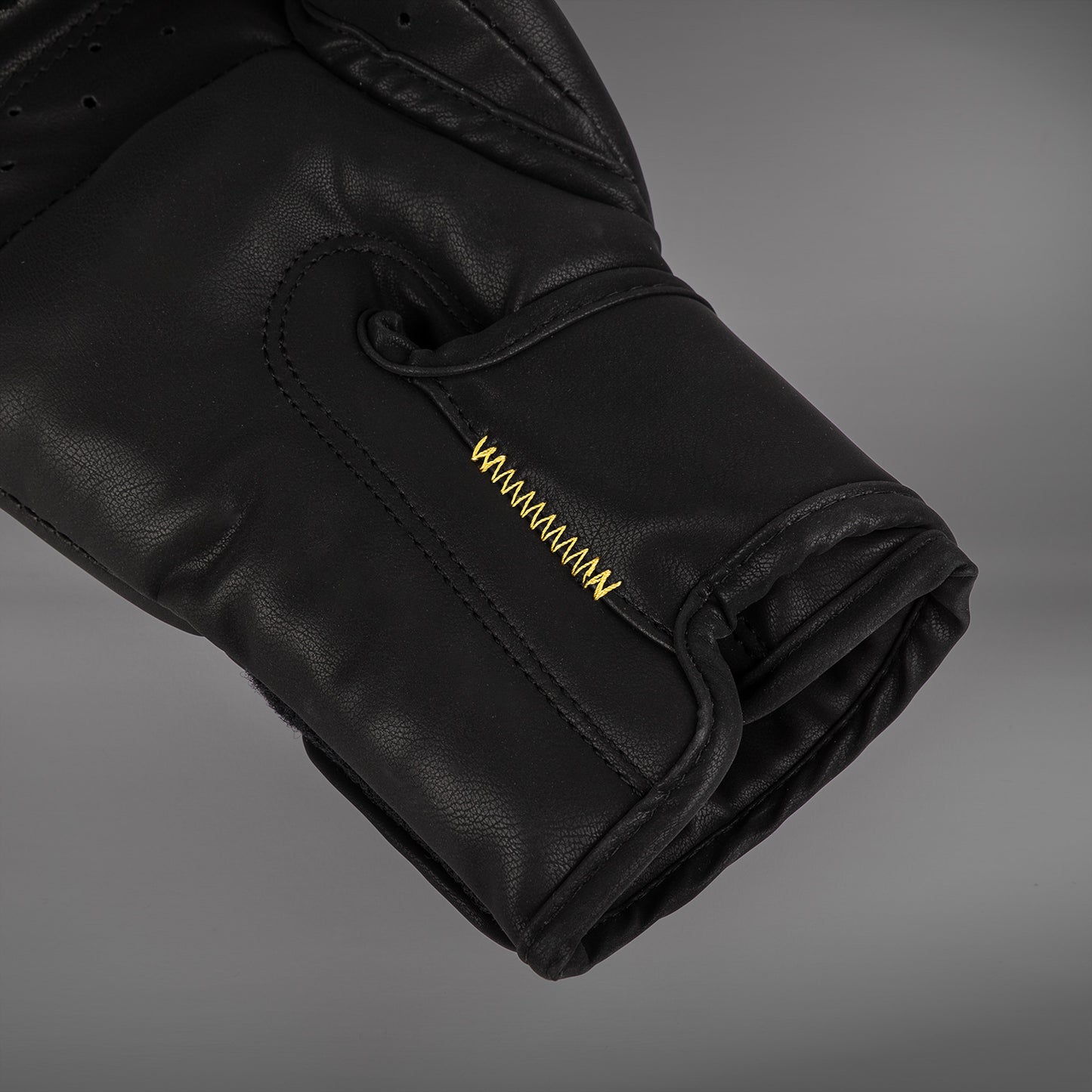 Venum Serpenti Guantes de Boxeo – Negro/Plateado/Dorado