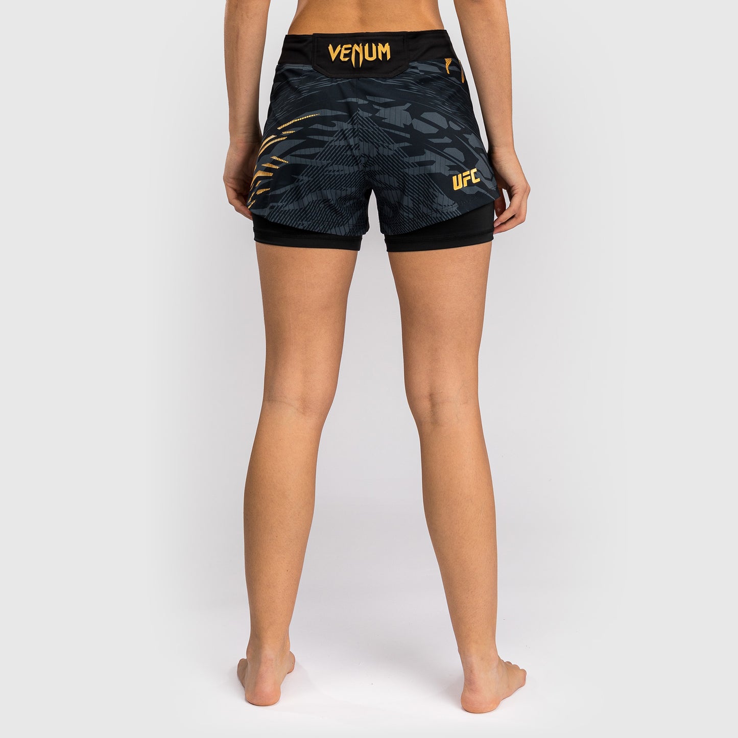 UFC Fusion by Venum Authentic Fight Night Shorts de Lucha para Mujer - Champion