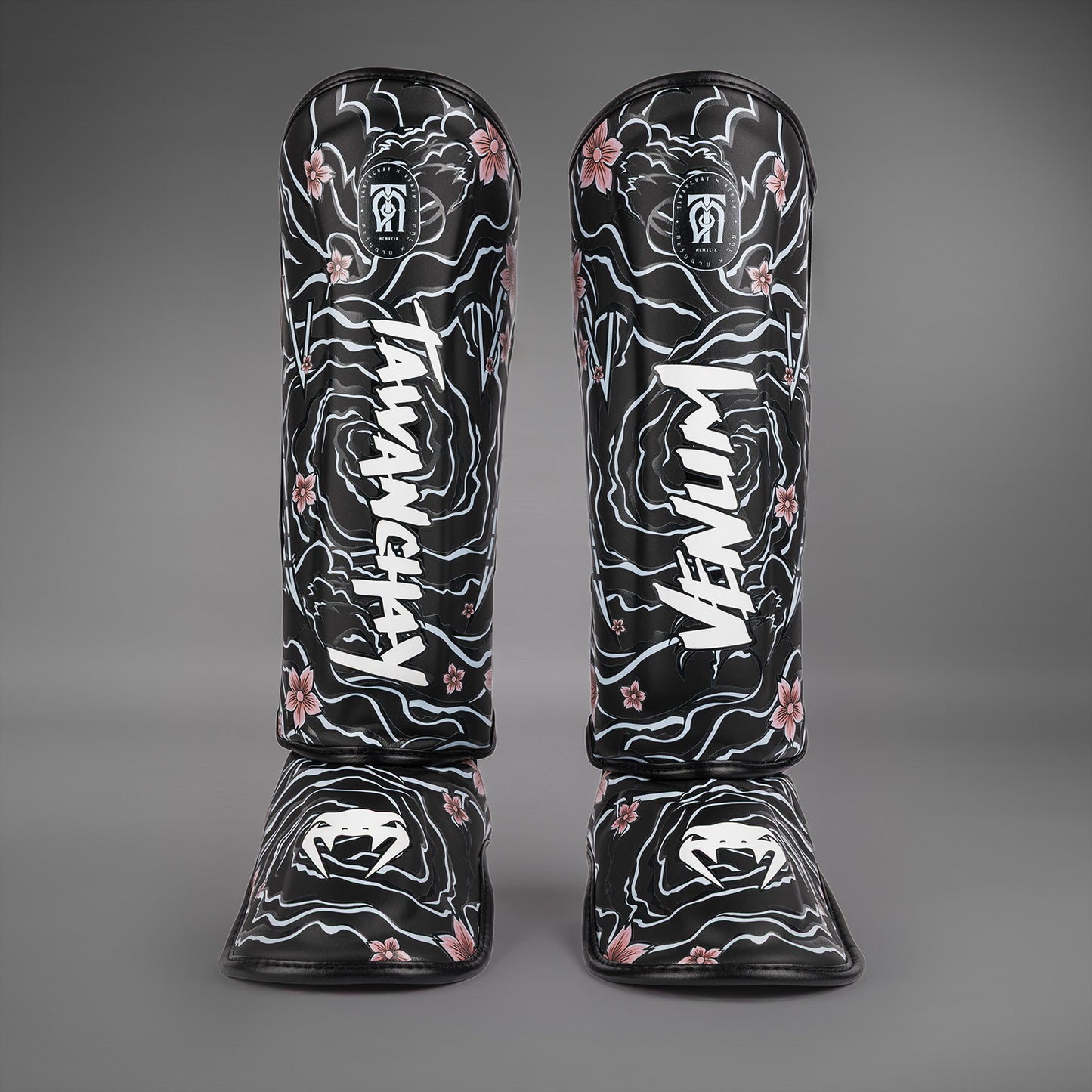 Venum x Tawanchay Espinilleras – Negro/Blanco