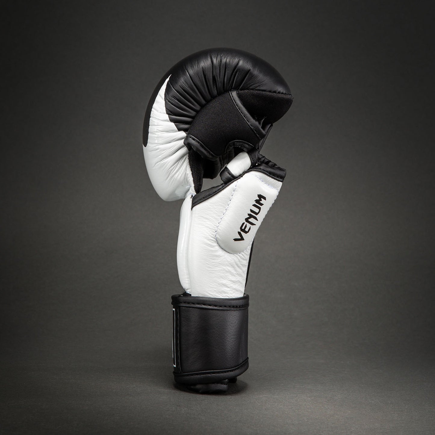 Venum Attack 2.0 Guantes de Sparring de Piel – Negro/Blanco