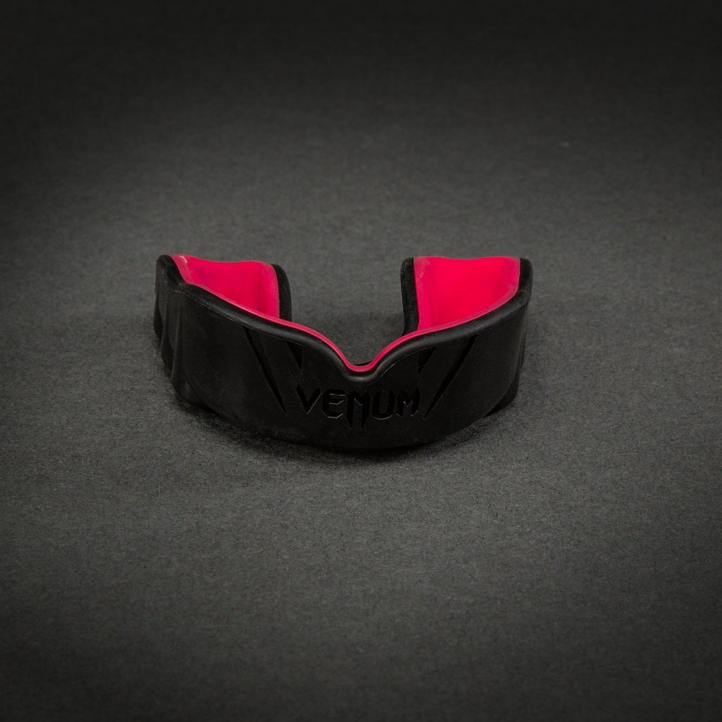 Venum Challenger Protector Bucal – Negro/Frambuesa