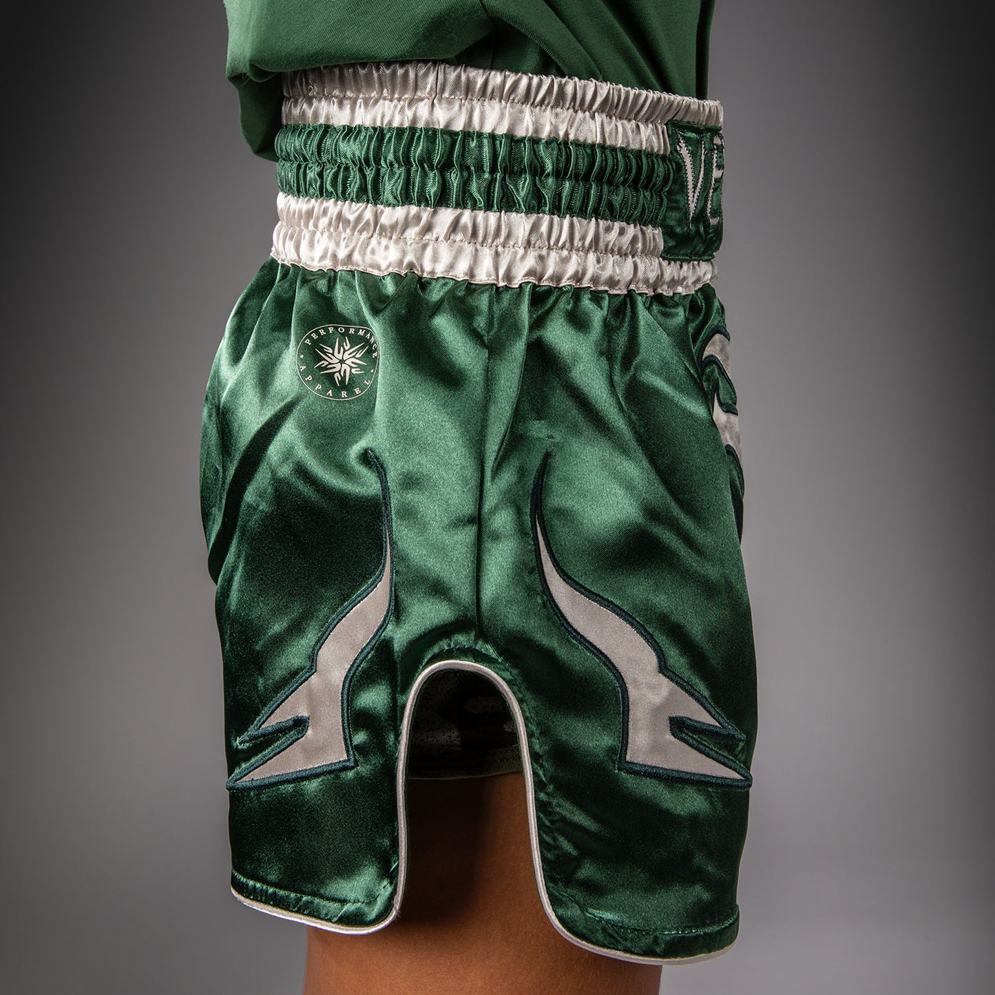 Venum Inferno Short de Muay Thai – Verde Bosque/ Blanco Roto