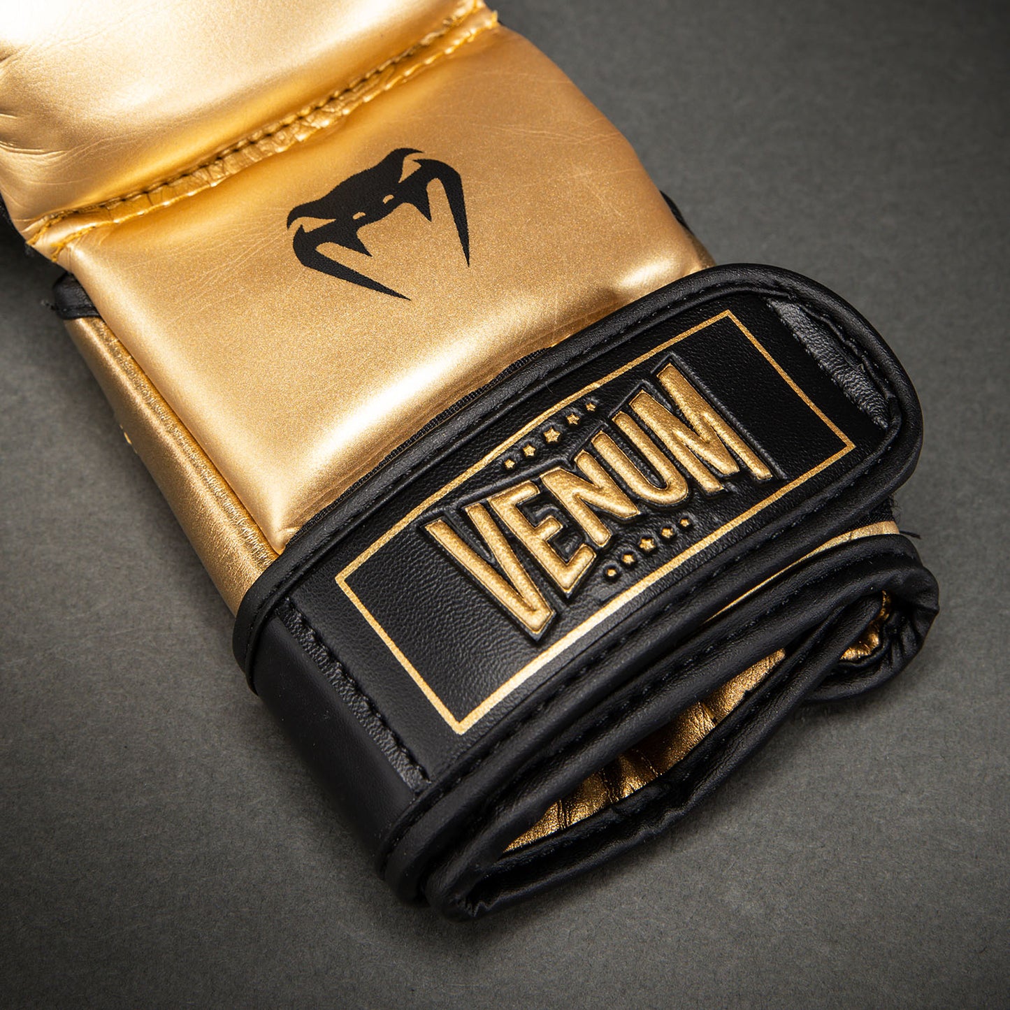 Venum Attack 2.0 Guantes de Sparring – Oro/Negro
