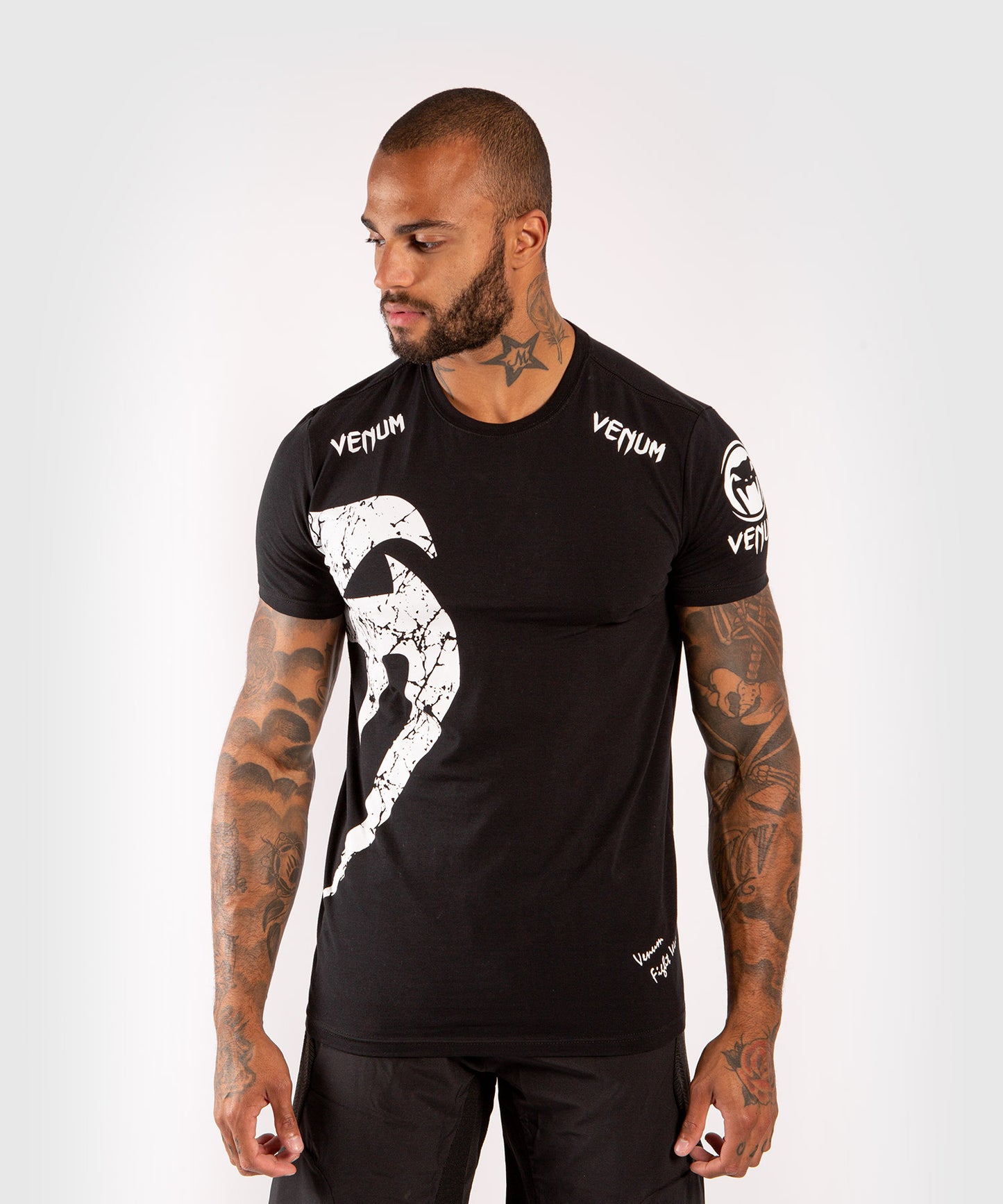 Camiseta Venum Giant - Negro