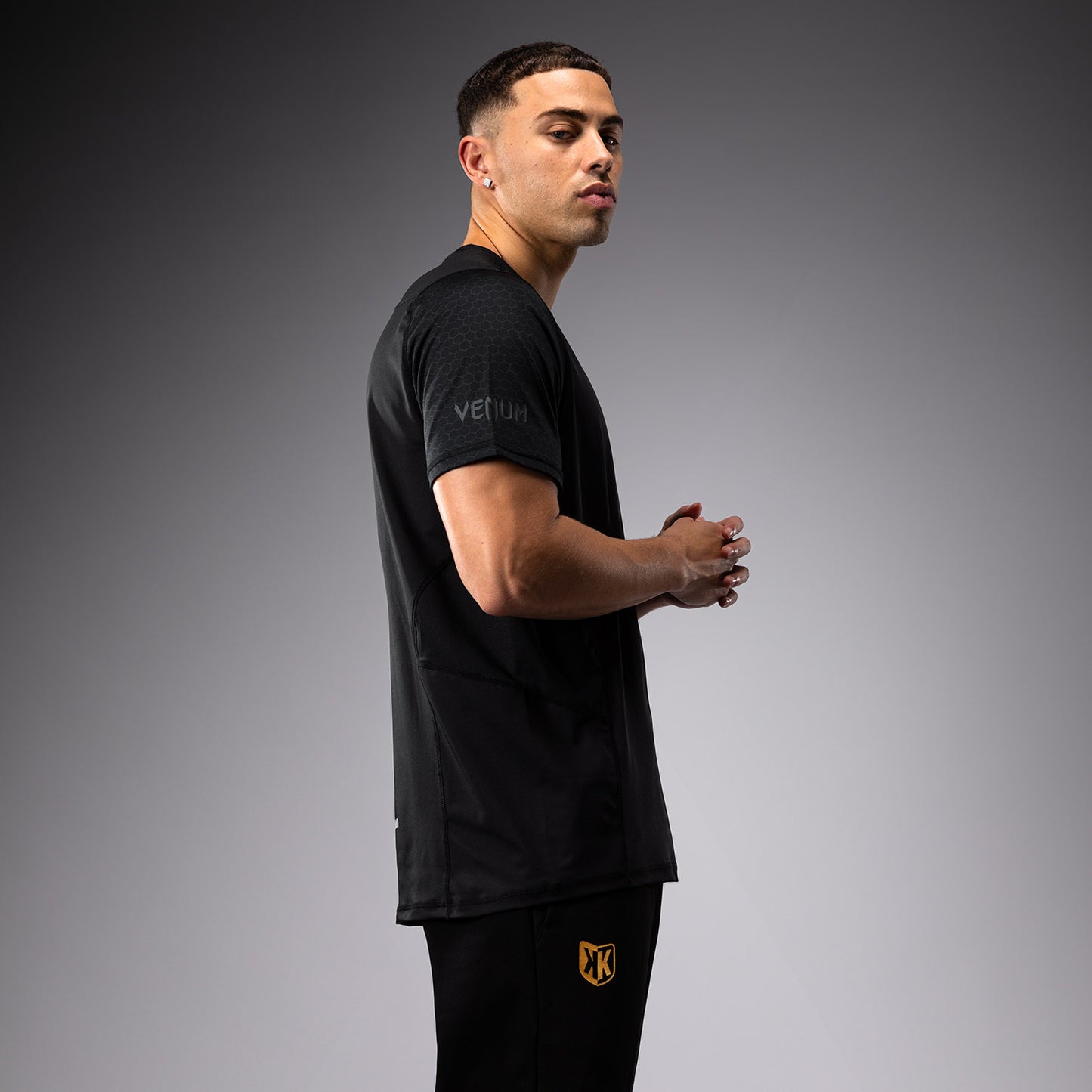FK x Venum Hexagone MMA Camiseta  - Negra/Oro