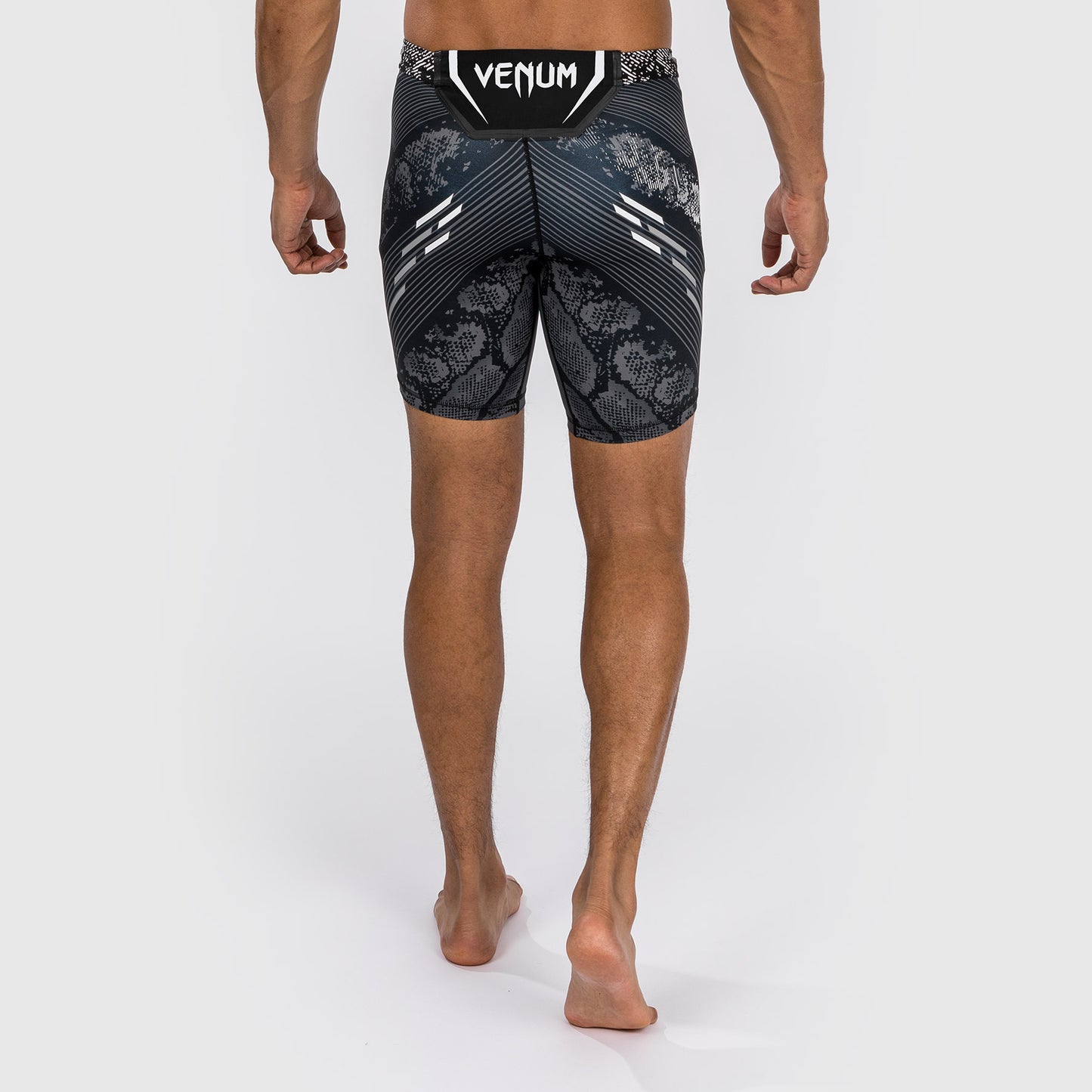UFC Adrenaline by Venum Authentic Fight Night Pantalón Corto Vale Tudo para Hombre - Negro