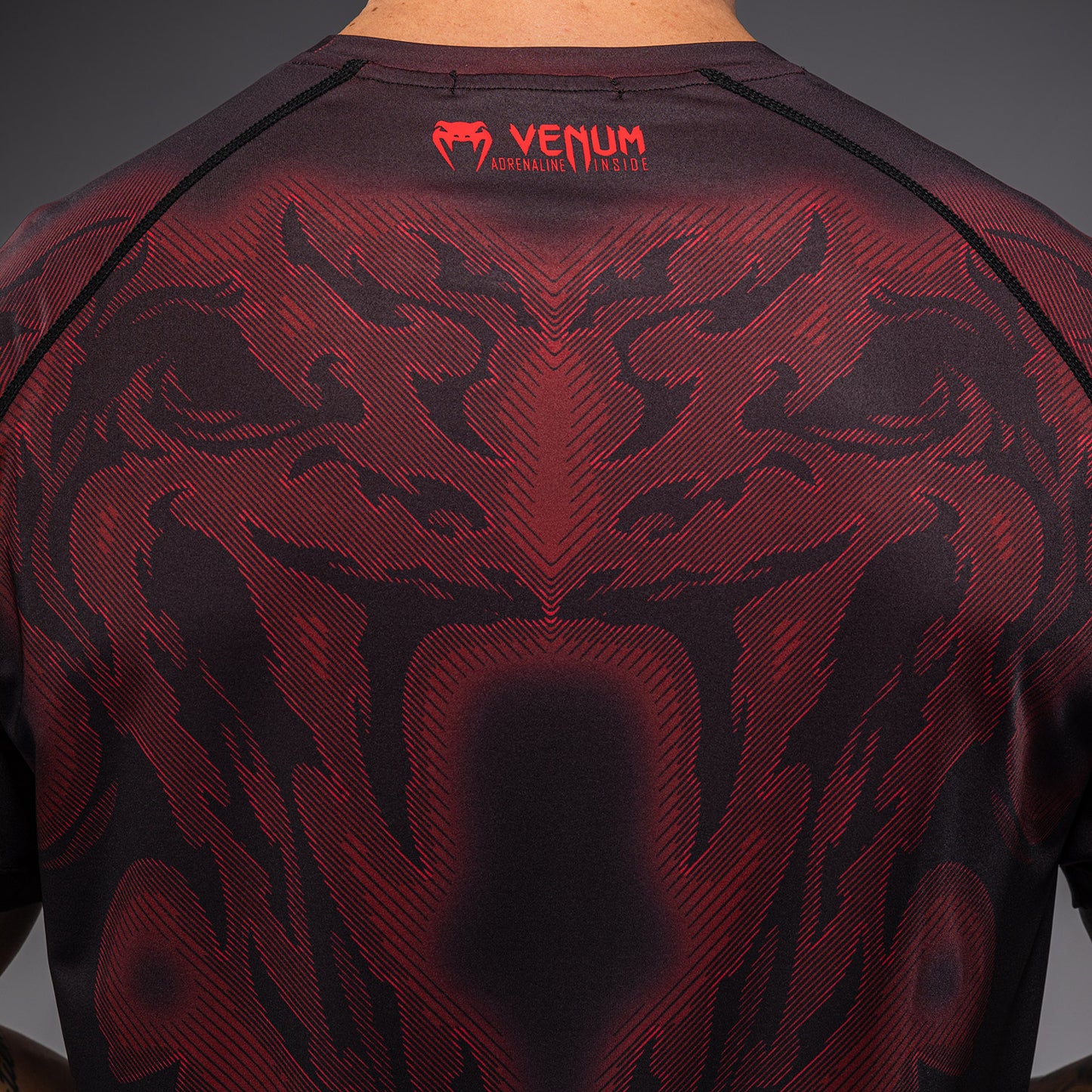 Venum Spectre Camiseta Dry Tech – Negro/Rojo