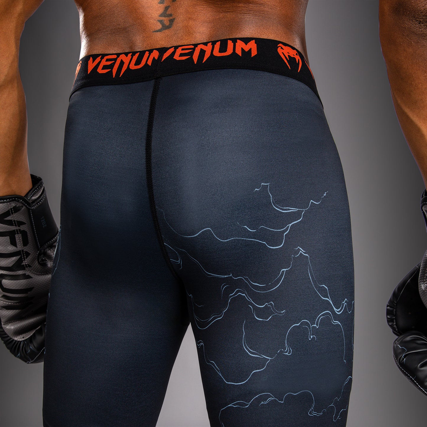 Venum Thunder Dragon Short de Compresión – Negro/Gris/Cobre
