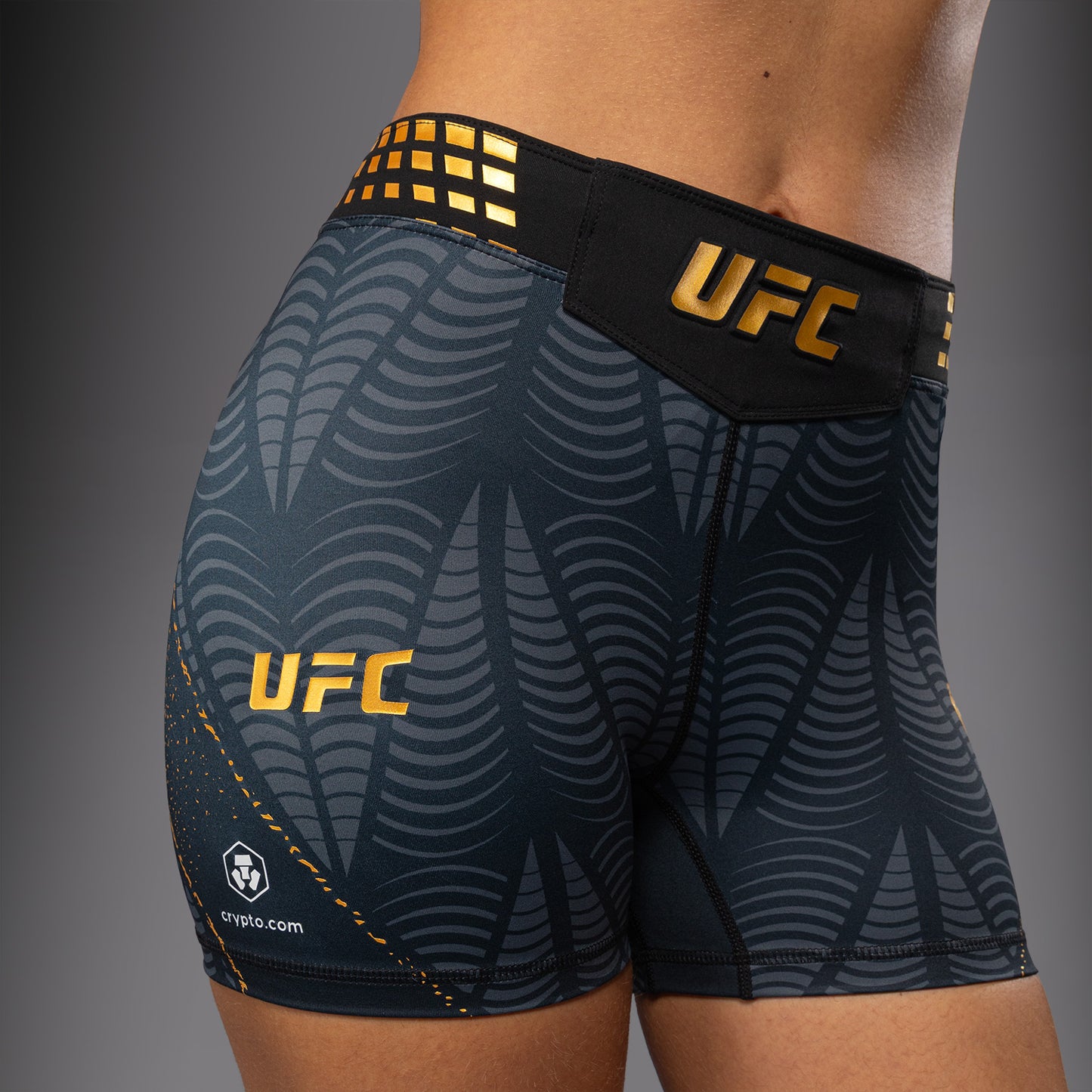 UFC Zenith by Venum Authentic Fight Night Short Vale Tudo ajuste corto Mujer - Champion