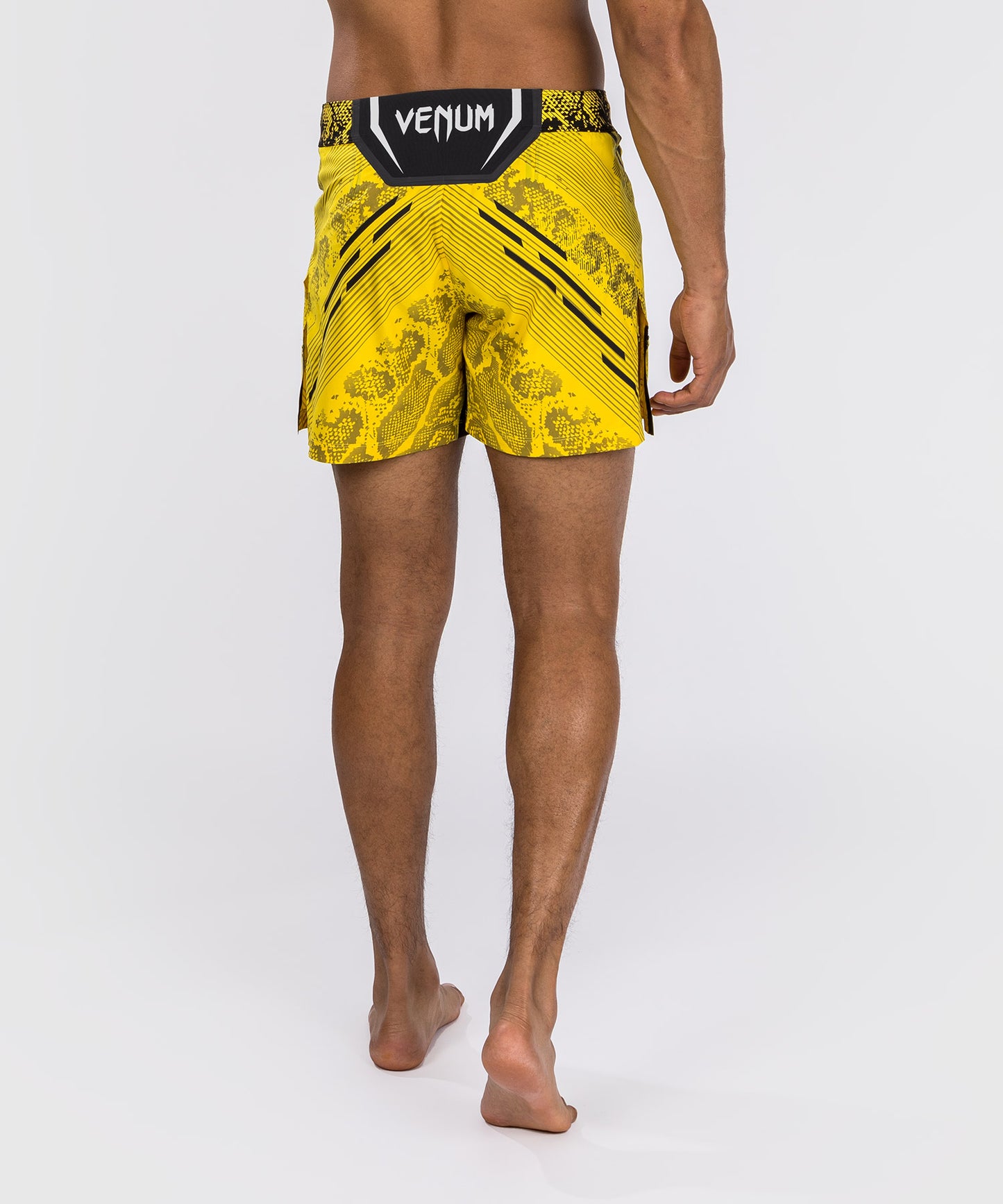 Pantalón Corto UFC Adrenaline by Venum Personalized Authentic Fight Night, Hombre - Corte Corto - Amarillo