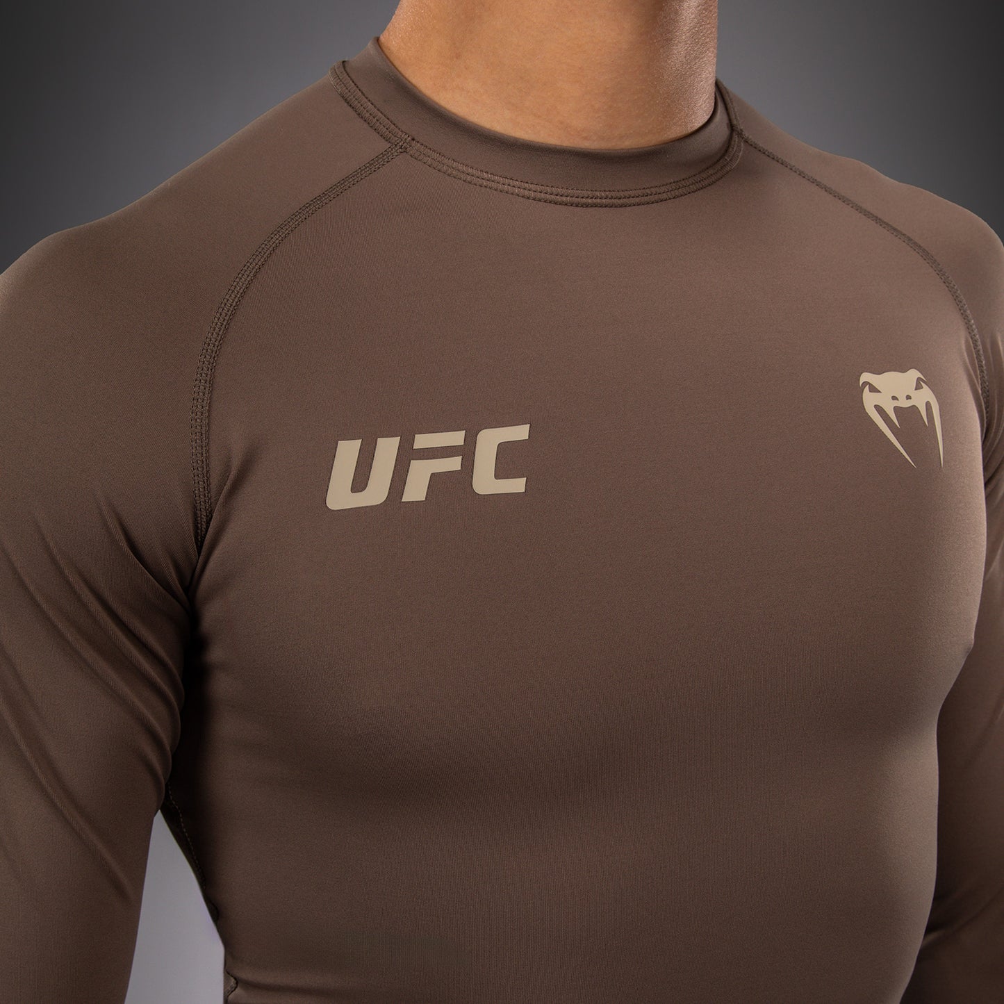 Venum UFC Unity by Venum Authentic Fight Week Rashguard Técnico de Manga Larga para Hombre - Marrón