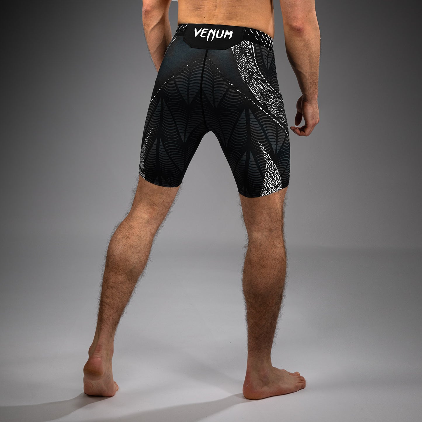 UFC Zenith by Venum Authentic Fight Night Short Vale Tudo Hombre - Negro