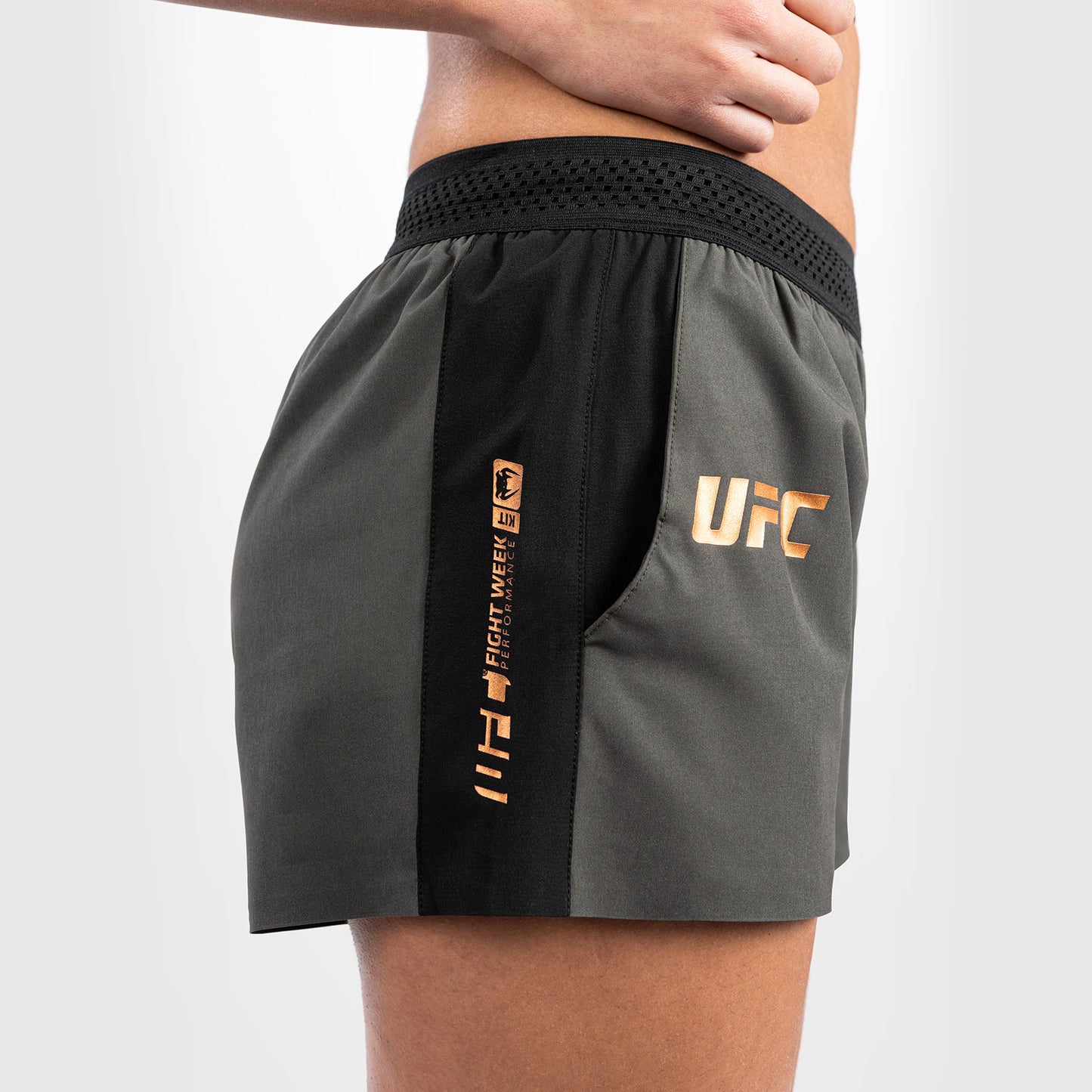 UFC Adrenaline by Venum Fight Week Short Performance para Mujer - Caqui