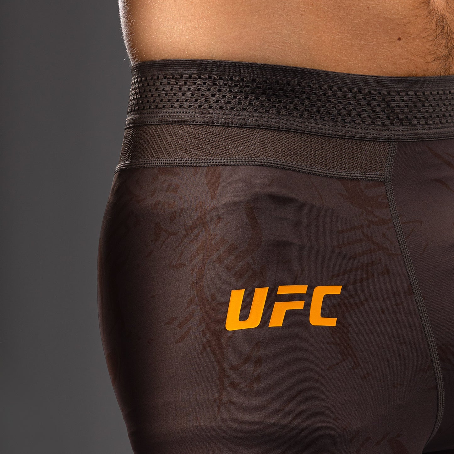UFC Fusion by Venum Fight Week Leggings de Rendimiento para Hombre - Marrón tierra