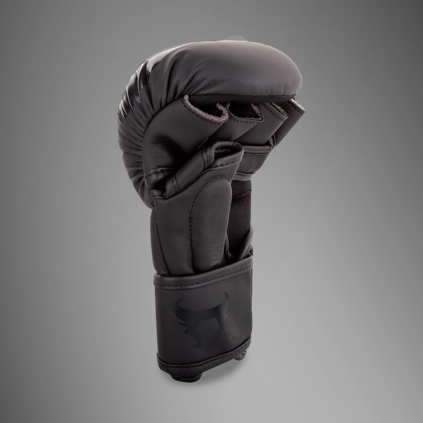 Ringhorns Charger by Venum Guantes de sparring MMA - Negro/Negro