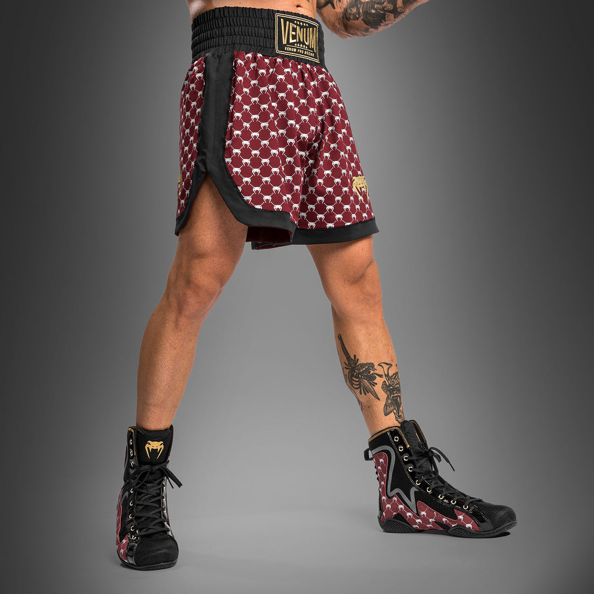 Shorts de Boxeo Venum Monogram - Negro/Borgoña