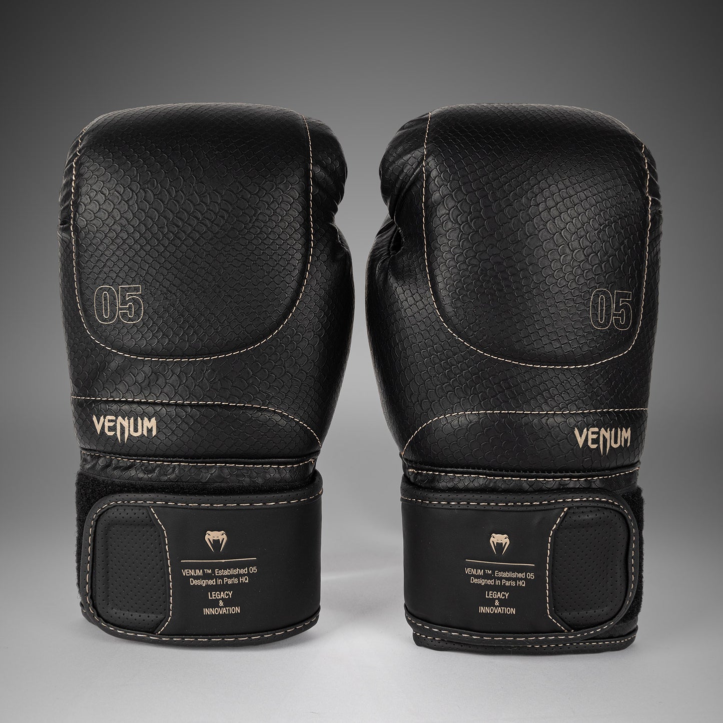 Venum Impact Evo Scales Guantes de Boxeo – Negro