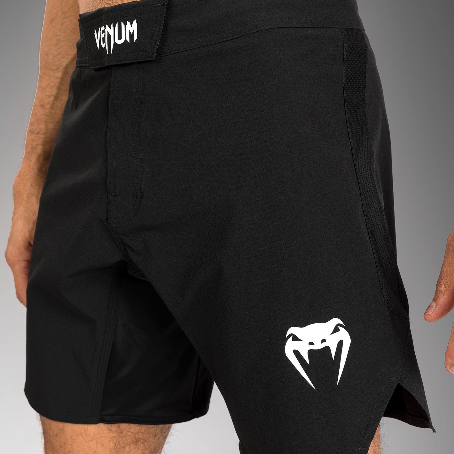 Venum Contender Pantalones cortos de lucha para hombre - Negro/Blanco