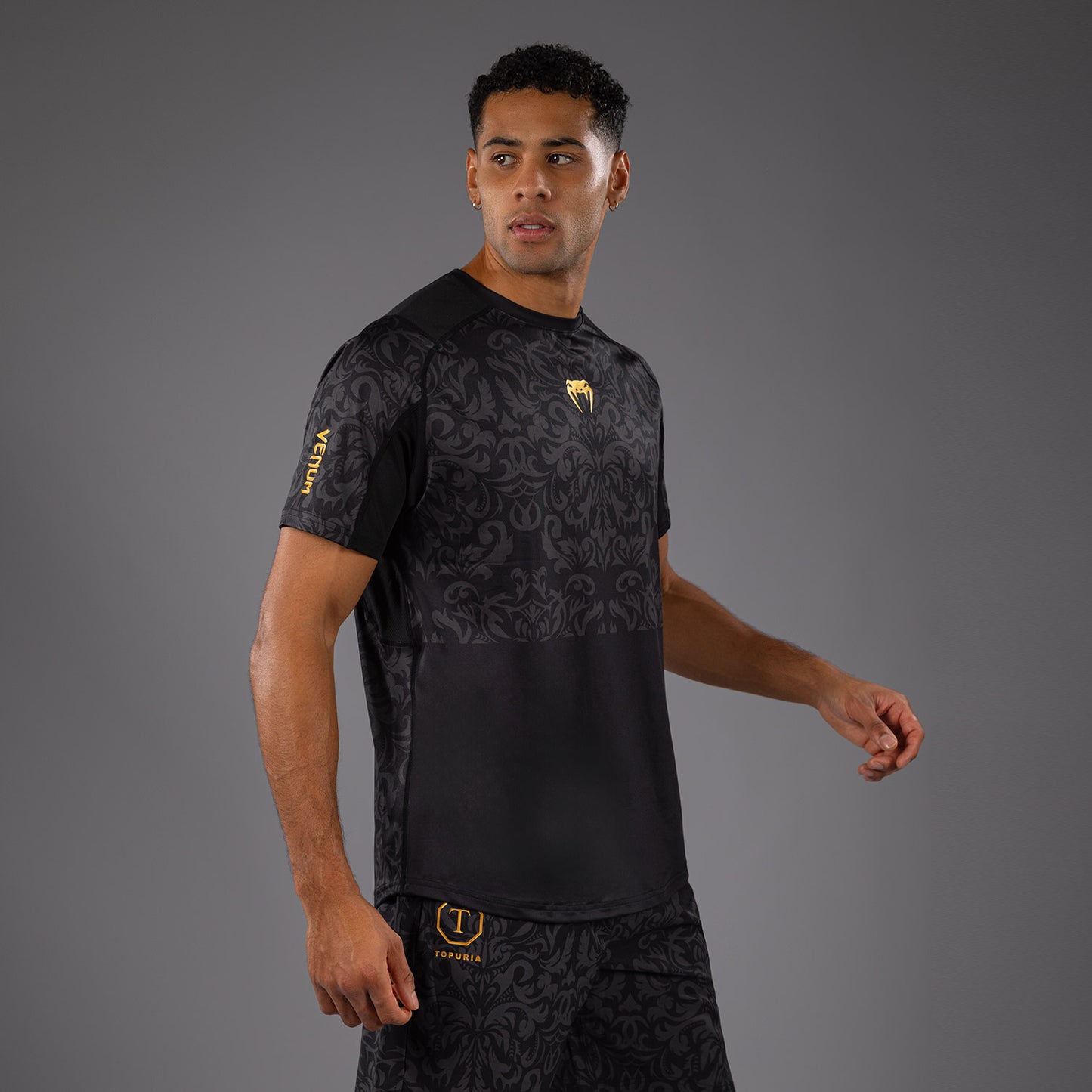 Venum x Topuria Unmatched Edition Camiseta Dry-Tech - Negro/Dorado