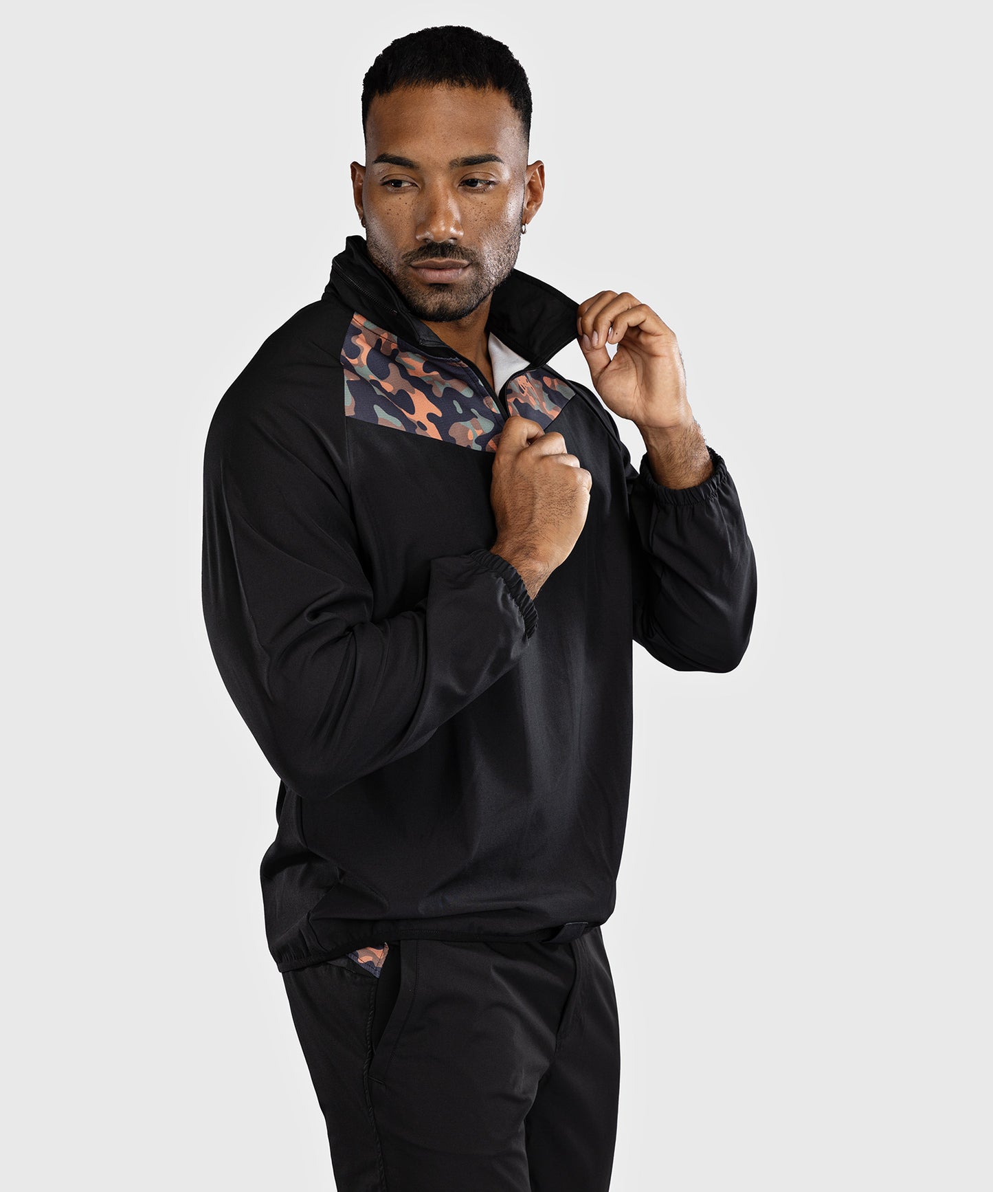 Venum Jungle Ops Chaqueta de chándal para hombre - Negro/Camuflaje Canyon