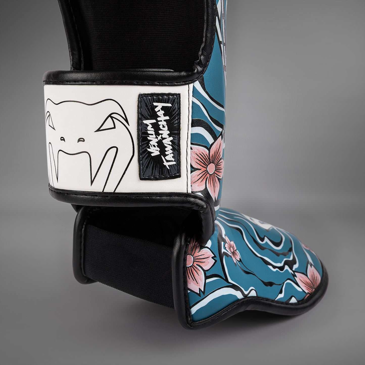 Venum x Tawanchay Espinilleras – Azul/Blanco