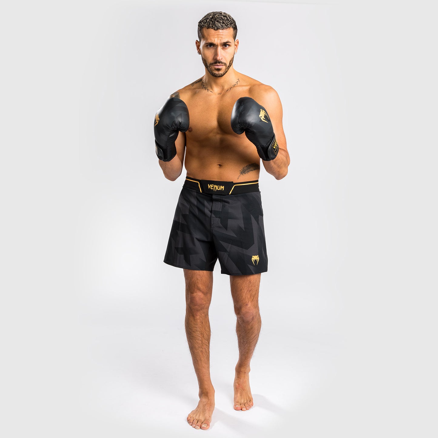 Pantalones Cortos de MMA Venum Razor - Negro/Oro