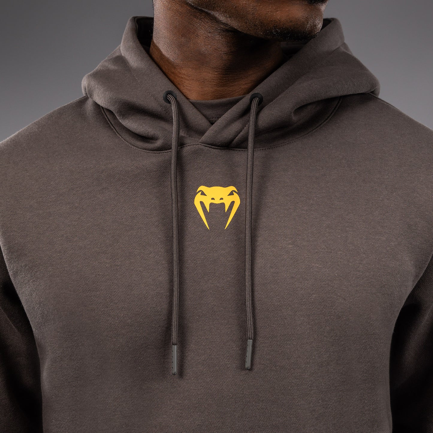 UFC Fusion by Venum Fight Week Sudadera con Capucha para Hombre - Solid Marrón tierra