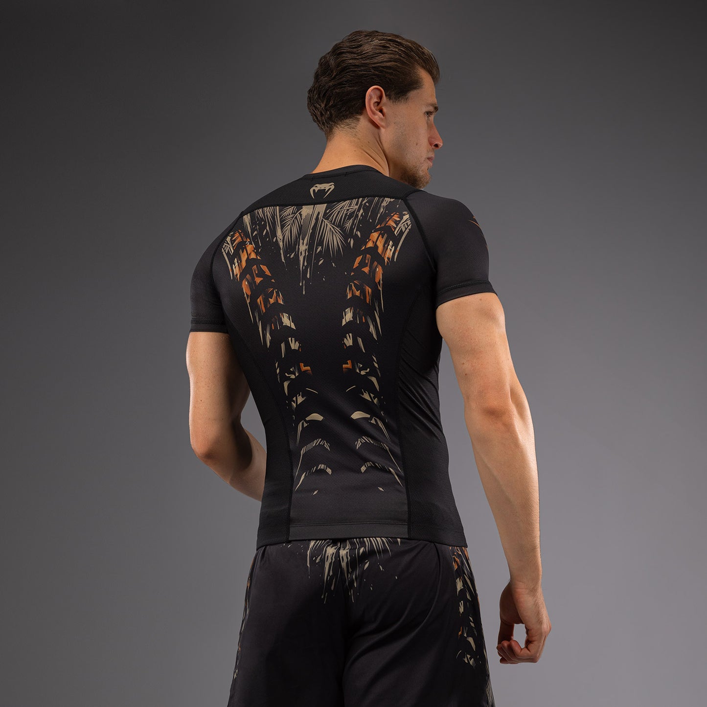 Venum Tiger Rashguard de Manga Corta para Hombre - Negro/Naranja Neón