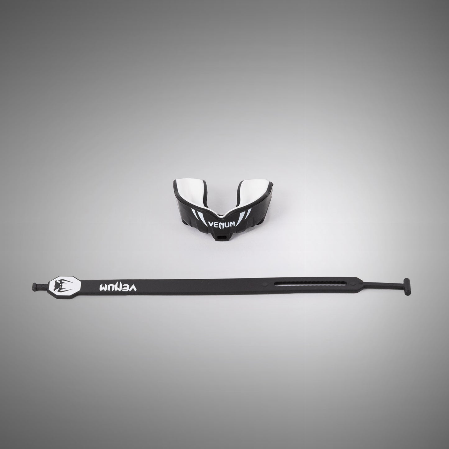 Venum Challenger Protector Bucal Niños con Correa/Sin Correa - Negro/Blanco