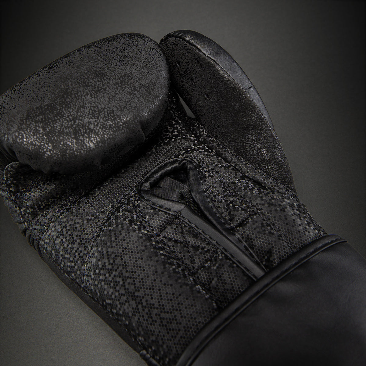 Venum Stone 2.0 Guantes de Boxeo - Negro