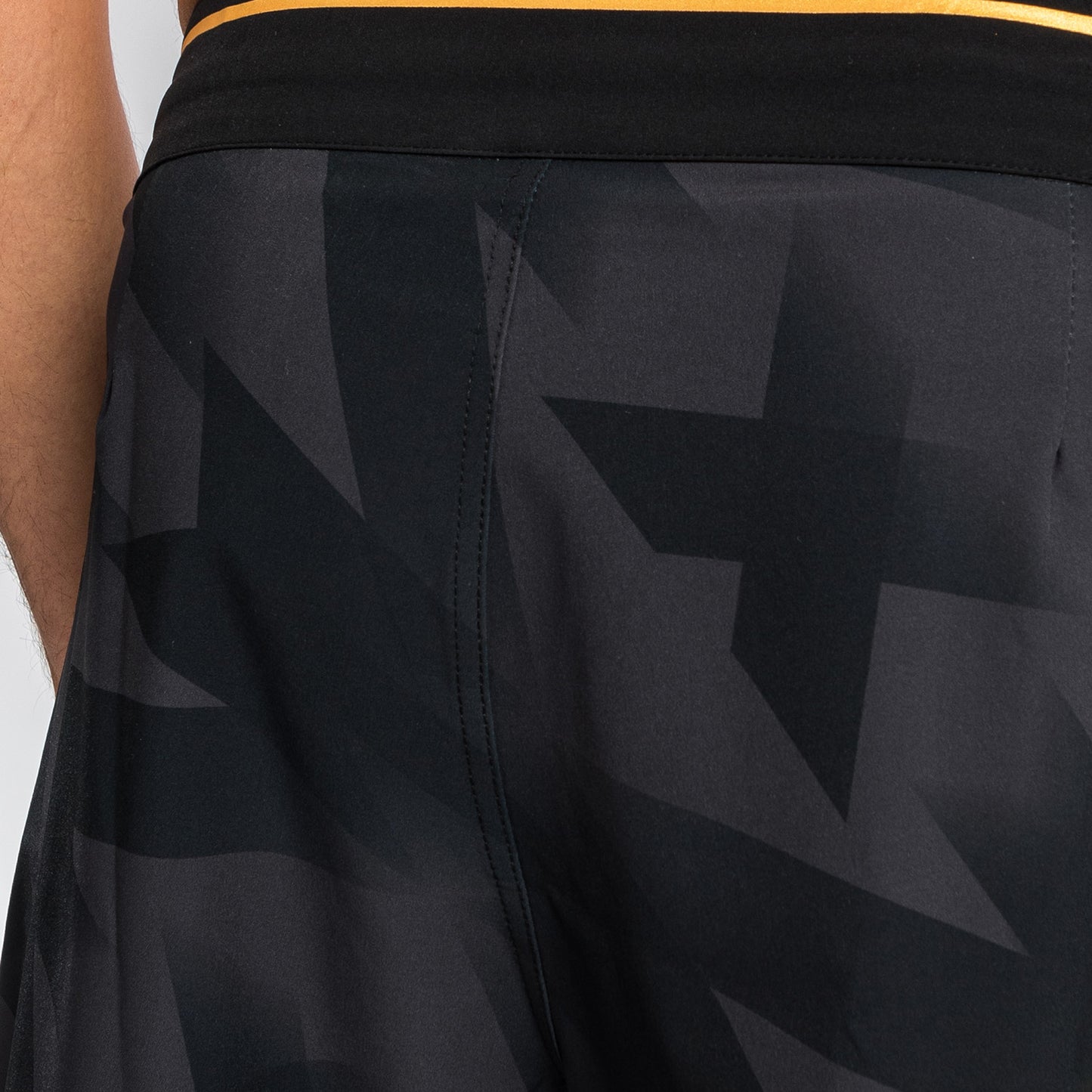 Pantalones Cortos de MMA Venum Razor - Negro/Oro