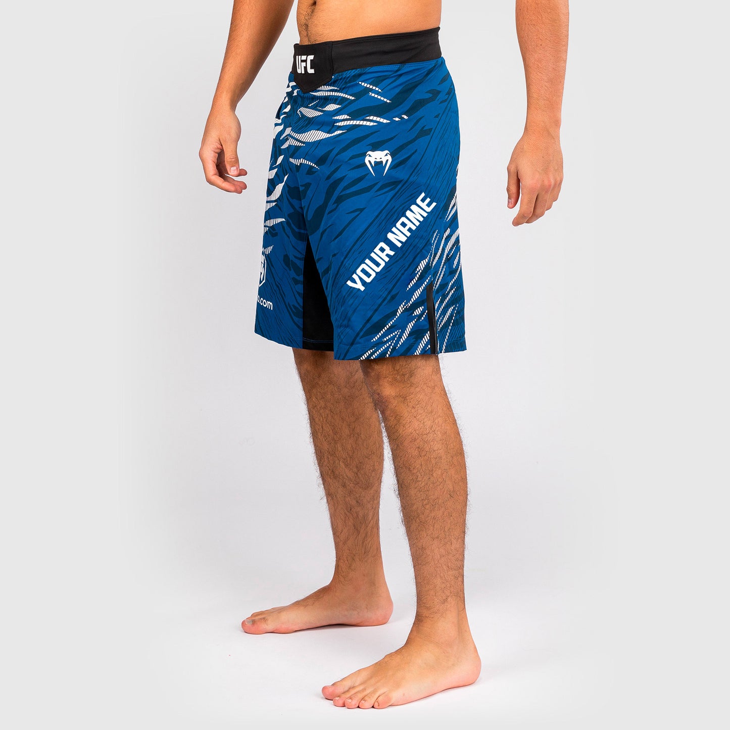 UFC Fusion by Venum Personalizados Authentic Fight Night Shorts de Lucha para Hombre - Ajuste Largo - Azul