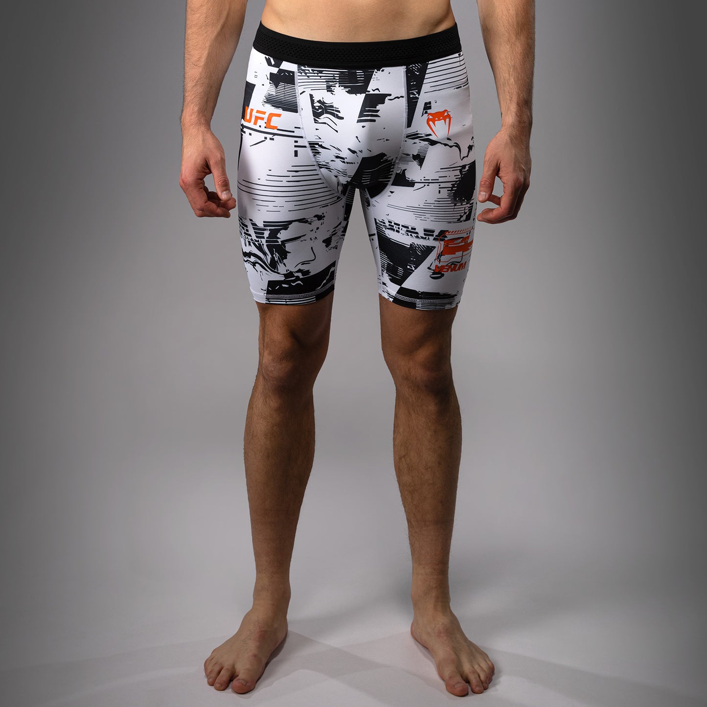 UFC Zenith by Venum Authentic Fight Week Short Vale Tudo Performance Hombre - Blanco