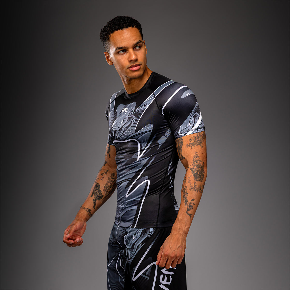 Venum Crimson Viper 2.0 Rashguard de manga corta - Negro/Gris