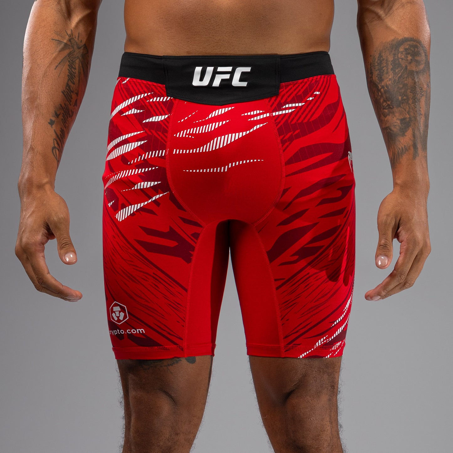 UFC Fusion by Venum Authentic Fight Night Vale Tudo Shorts para Hombre - Rojo