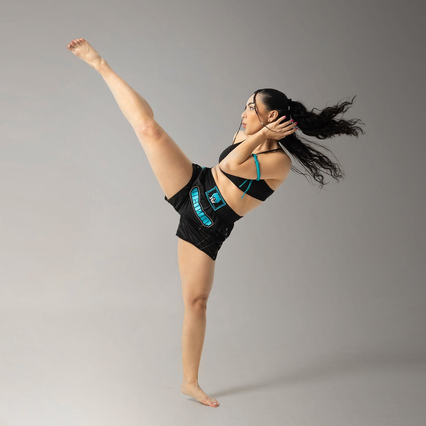 Venum x Dua Muay Thai Pantalones Cortos - Negro/Azul Eléctrico