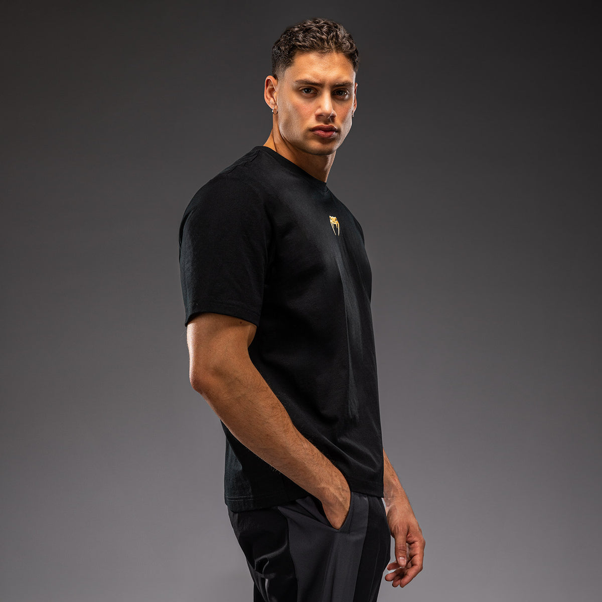 Venum Essential Camiseta de algodón - Negro/Dorado